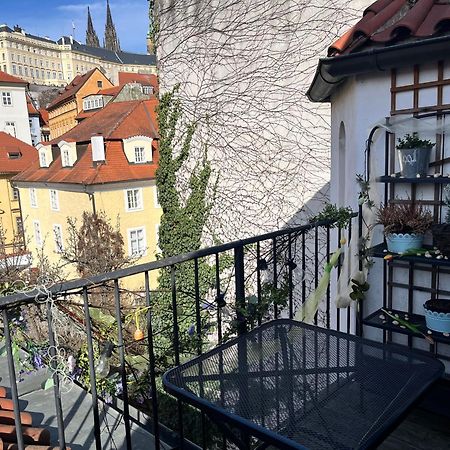 Apartman Mala Strana Praga Exterior foto