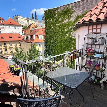 Apartman Mala Strana Praga Exterior foto