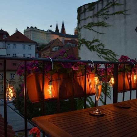 Apartman Mala Strana Praga Exterior foto