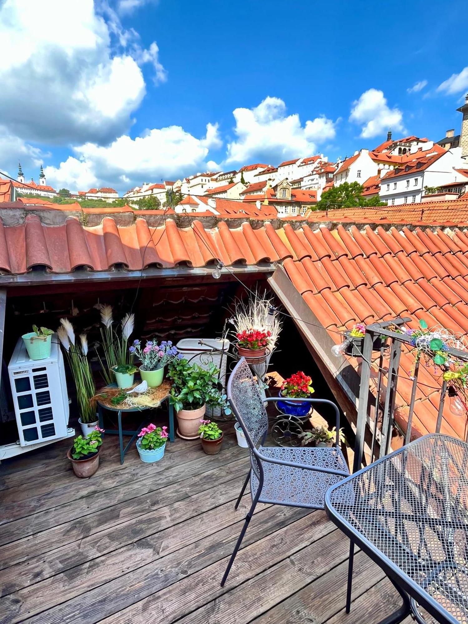 Apartman Mala Strana Praga Exterior foto