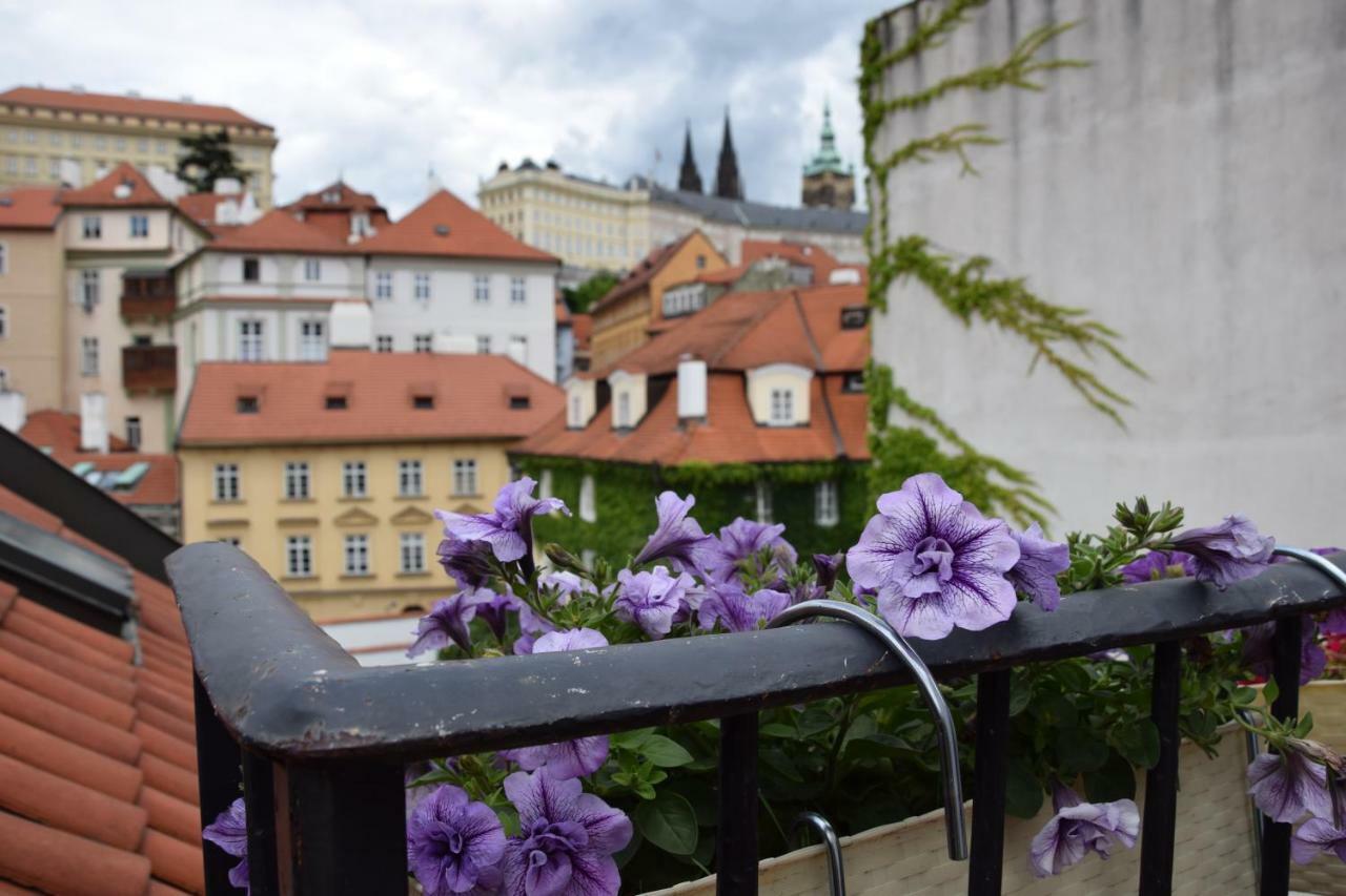 Apartman Mala Strana Praga Exterior foto