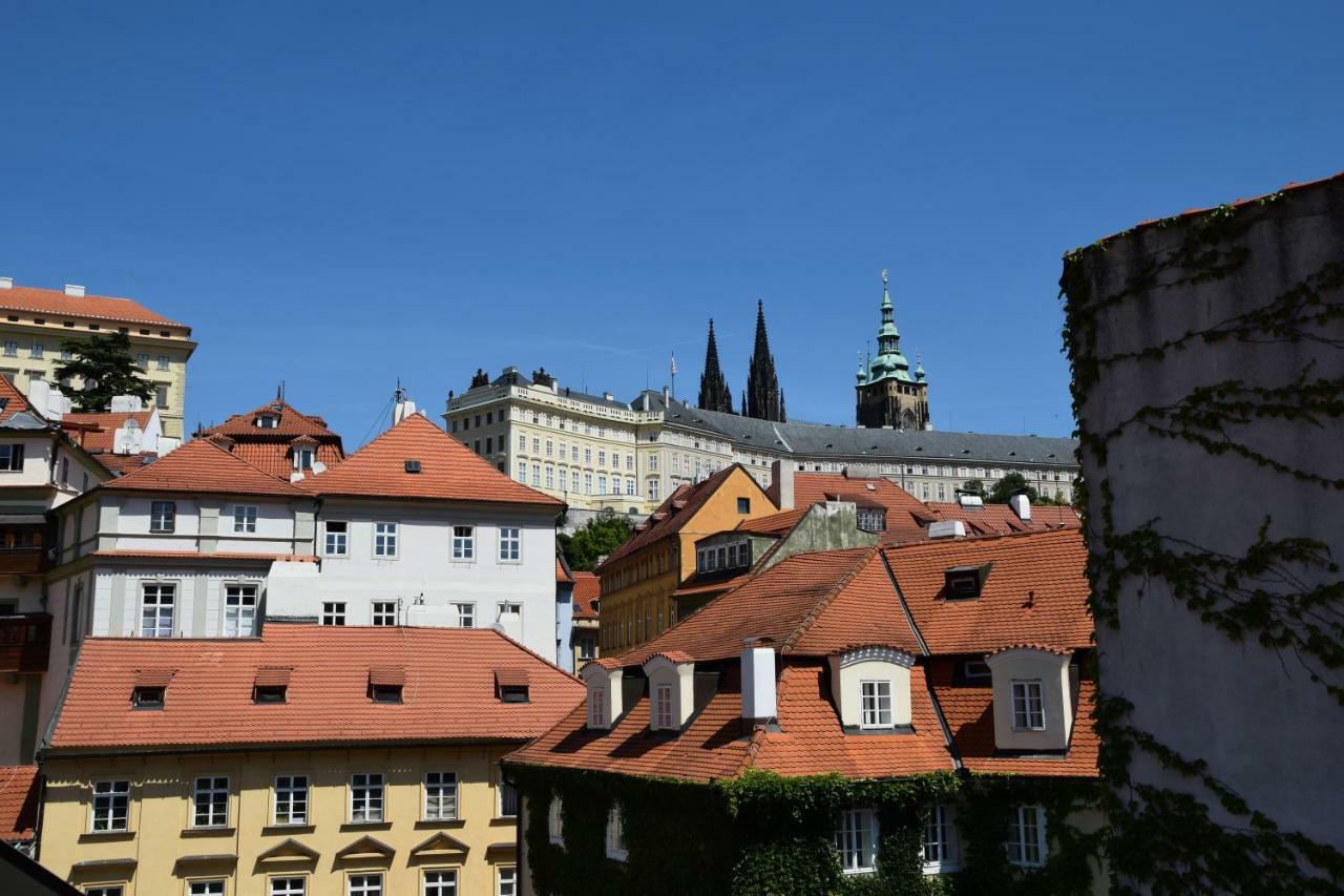 Apartman Mala Strana Praga Exterior foto